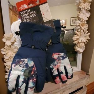 L Youth North Face Gortex Gloves